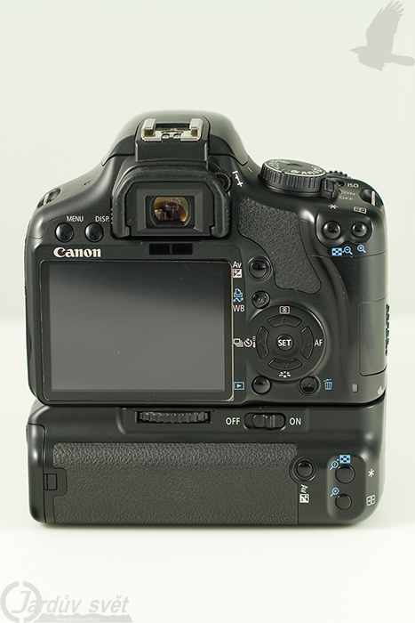Canon EOS 450D zadní pohled